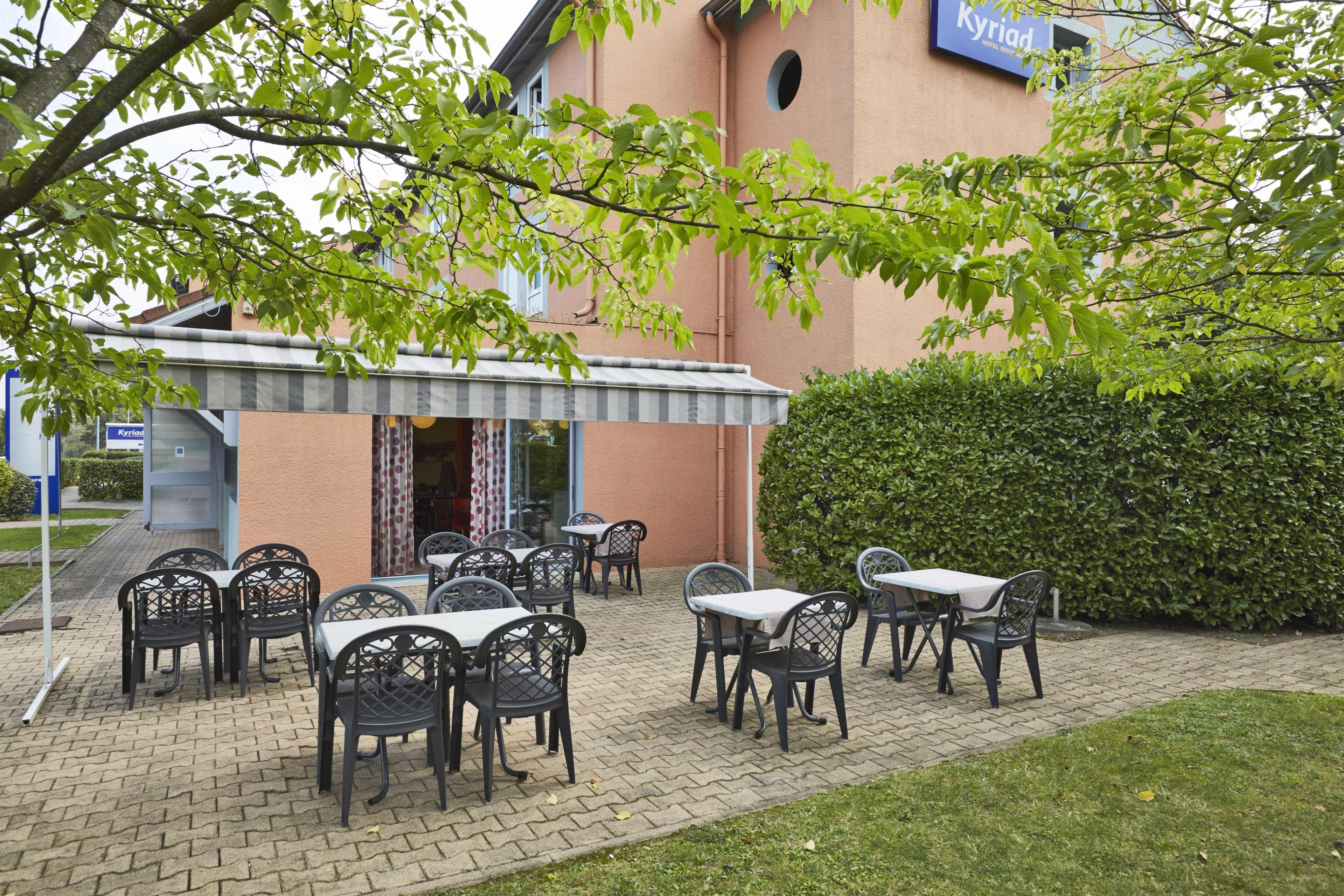 Kyriad Lyon Sud - Saint Genis Laval Exterior photo