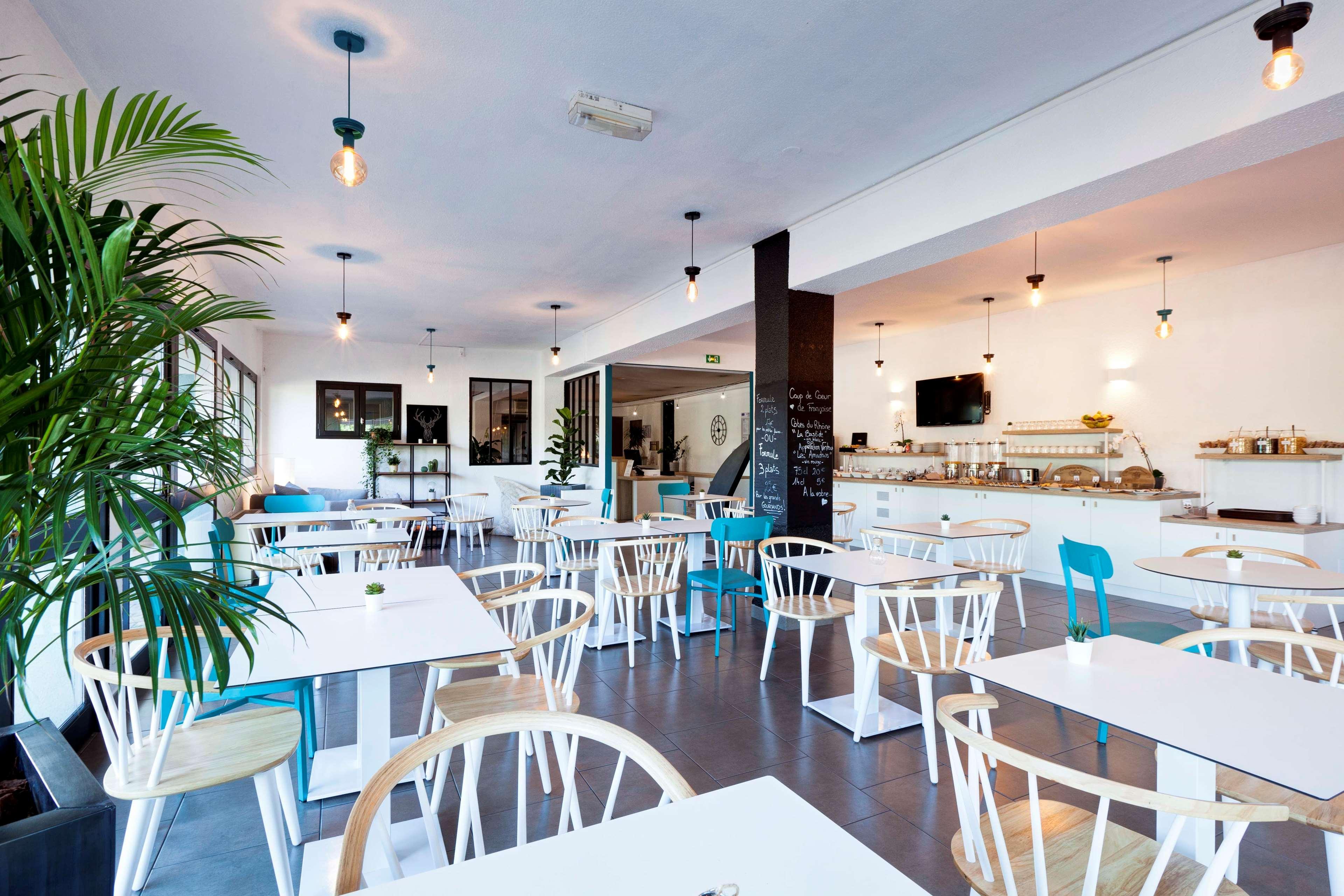 Kyriad Lyon Sud - Saint Genis Laval Exterior photo