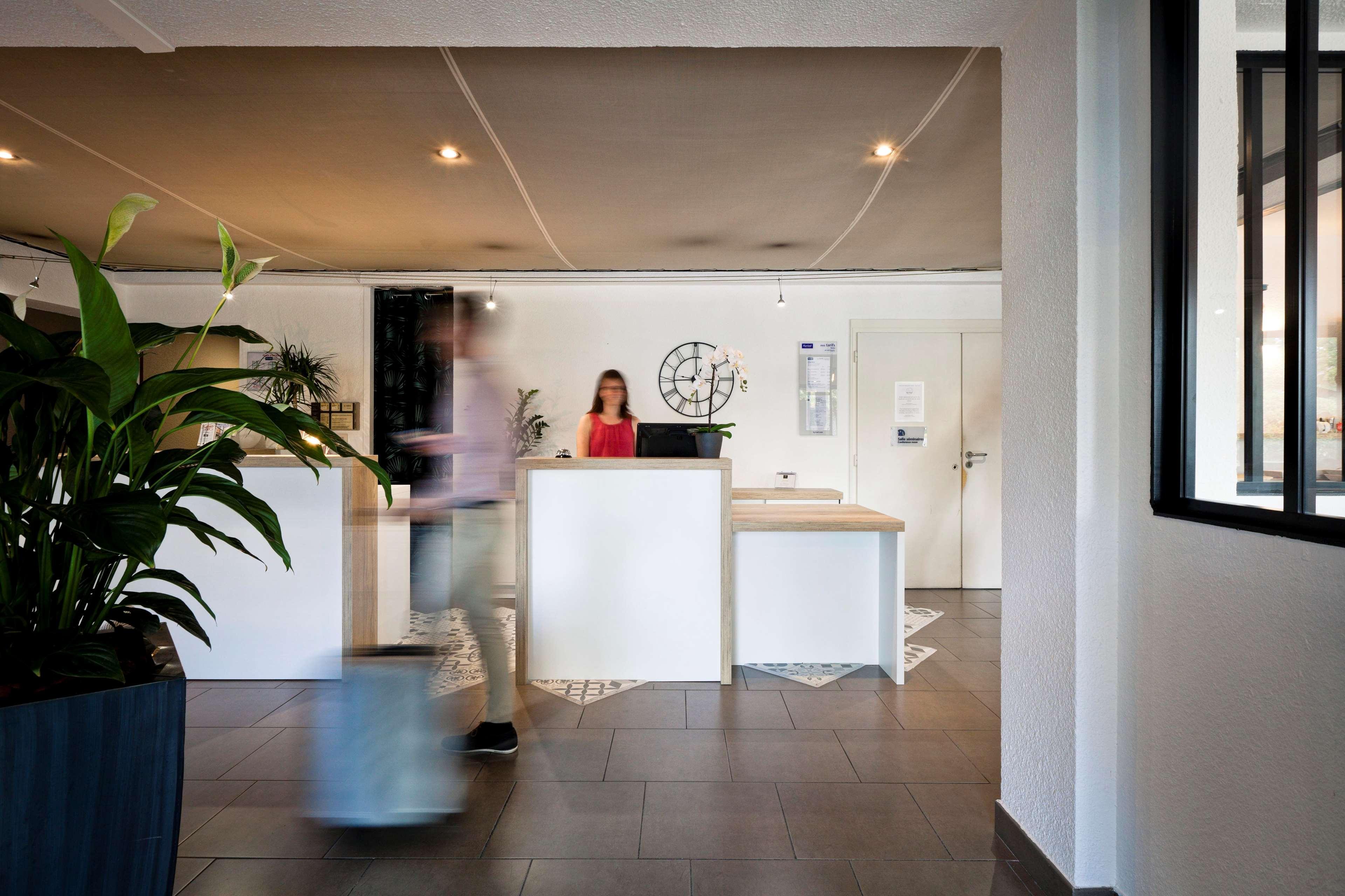 Kyriad Lyon Sud - Saint Genis Laval Exterior photo