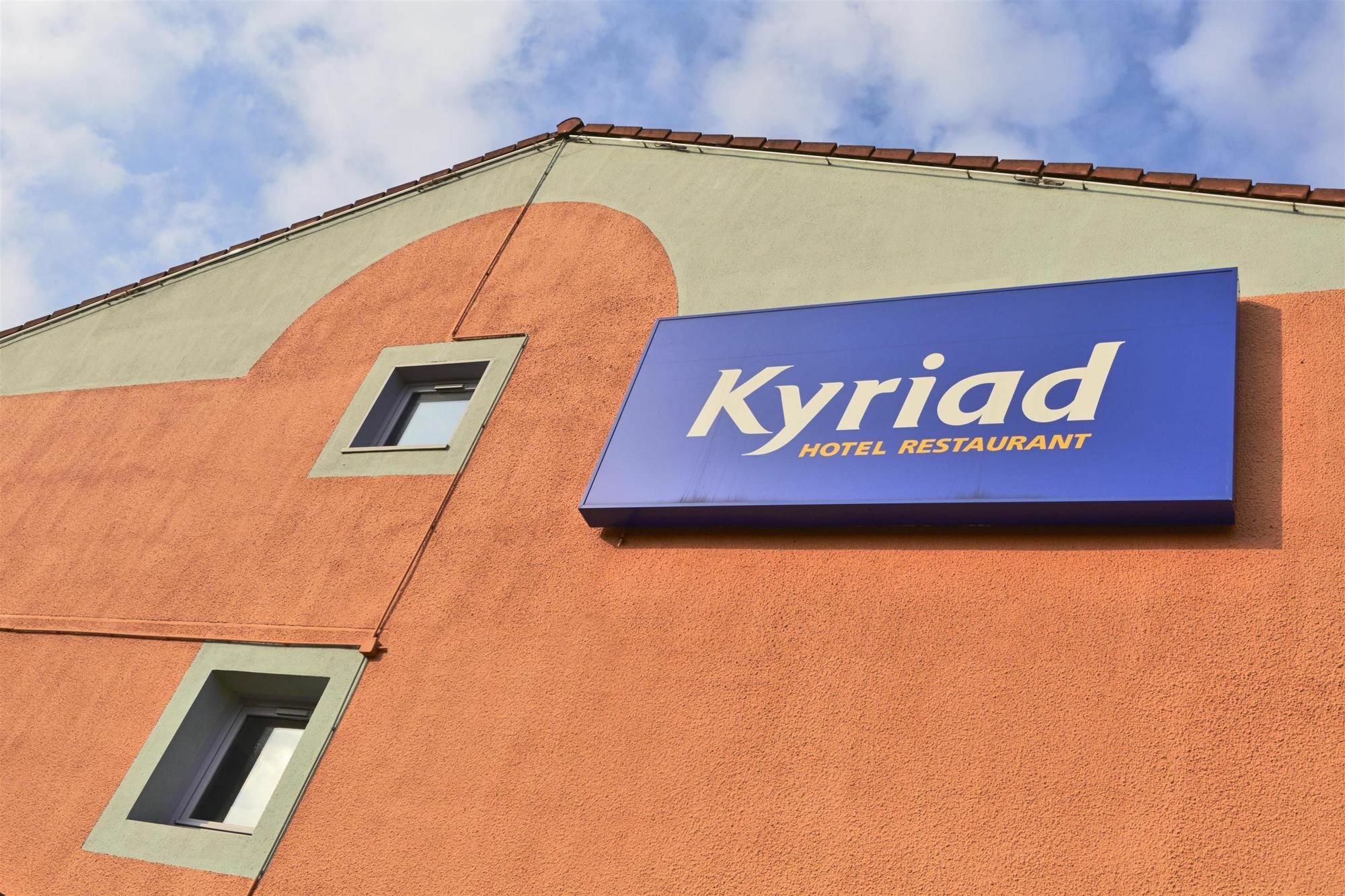 Kyriad Lyon Sud - Saint Genis Laval Exterior photo